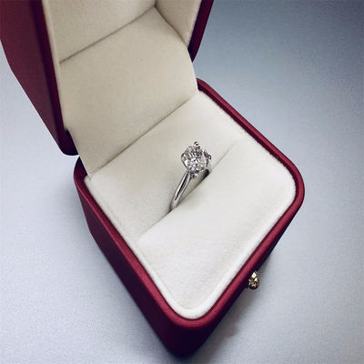 Anel de diamantes de laboratório de 18K e anel de casamento de ouro