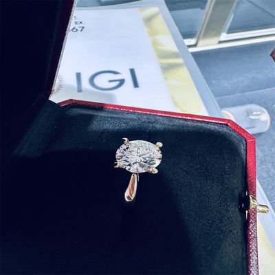 Anel de diamantes de laboratório de 18K e anel de casamento de ouro